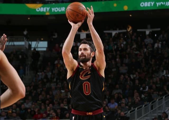 轻中场在首 轻中场在首